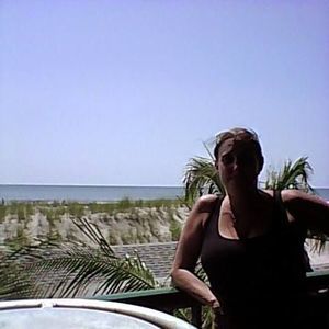 Meet your Posher, Lora